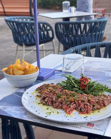 Contre-filet de bœuf fondue d’échalotes restaurant Le Cosmo Villefranche-sur-Mer